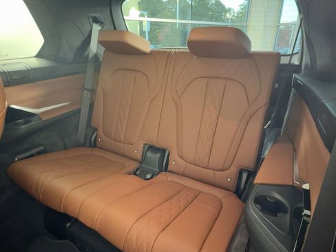 New 2026 BMW X7 M60i image 20