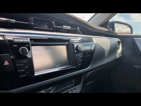 Used 2014 Toyota Corolla LE FWD image 10