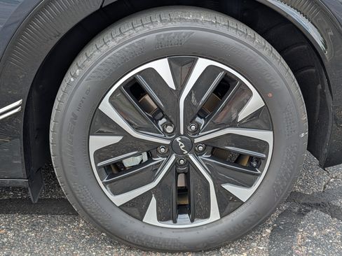 Certified 2024 Kia EV6 Wind AWD/4WD image 5