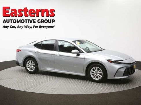 Used 2025 Toyota Camry LE image 48