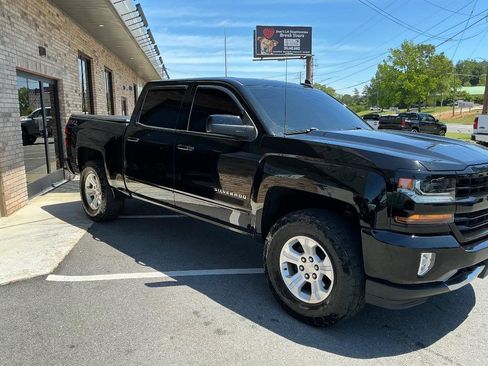 Used 2018 Chevrolet Silverado 1500 LT w/ All Star Edition AWD/4WD image 5