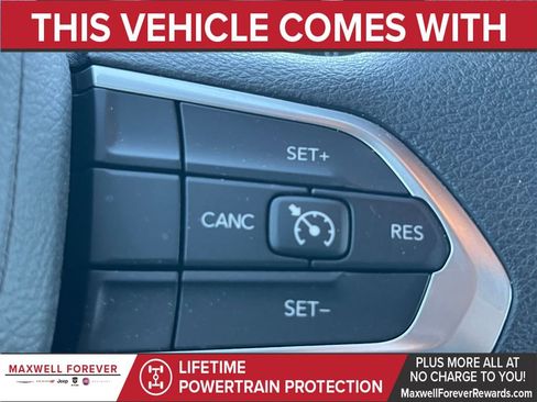 Used 2025 Jeep Compass Sport image 10