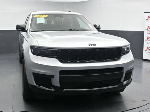 Used 2024 Jeep Grand Cherokee L Laredo AWD/4WD image 3