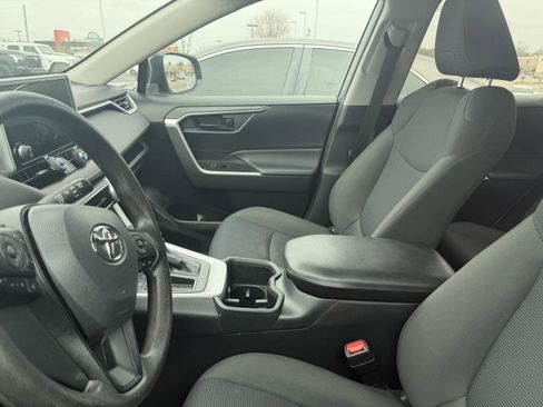 Used 2023 Toyota RAV4 LE image 7