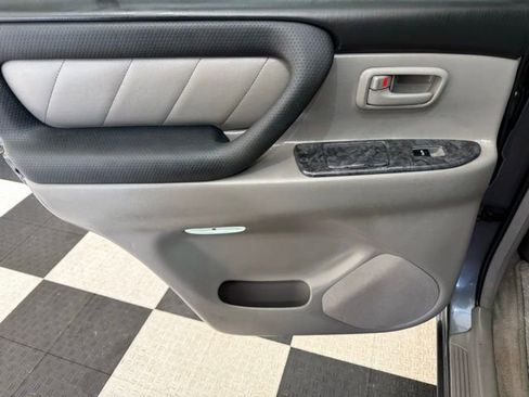 Used 2007 Toyota Land Cruiser w/ Convenience Pkg image 17