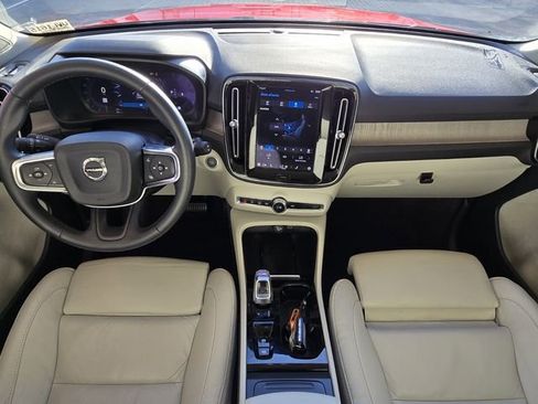 Used 2023 Volvo XC40 B5 Plus w/ Protection Package Premier image 18