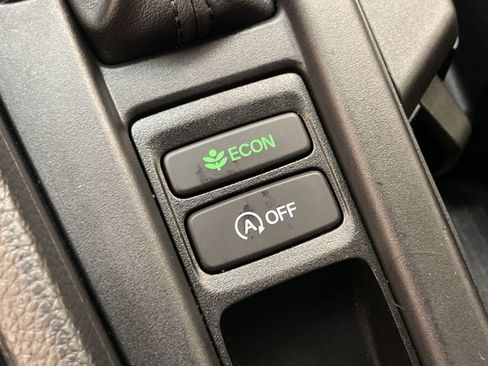Certified 2025 Honda Accord SE image 32