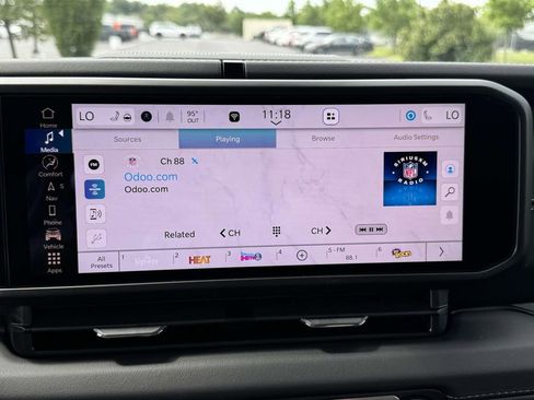 New 2025 Jeep Wrangler Unlimited Sahara w/ Technology Group AWD/4WD image 19