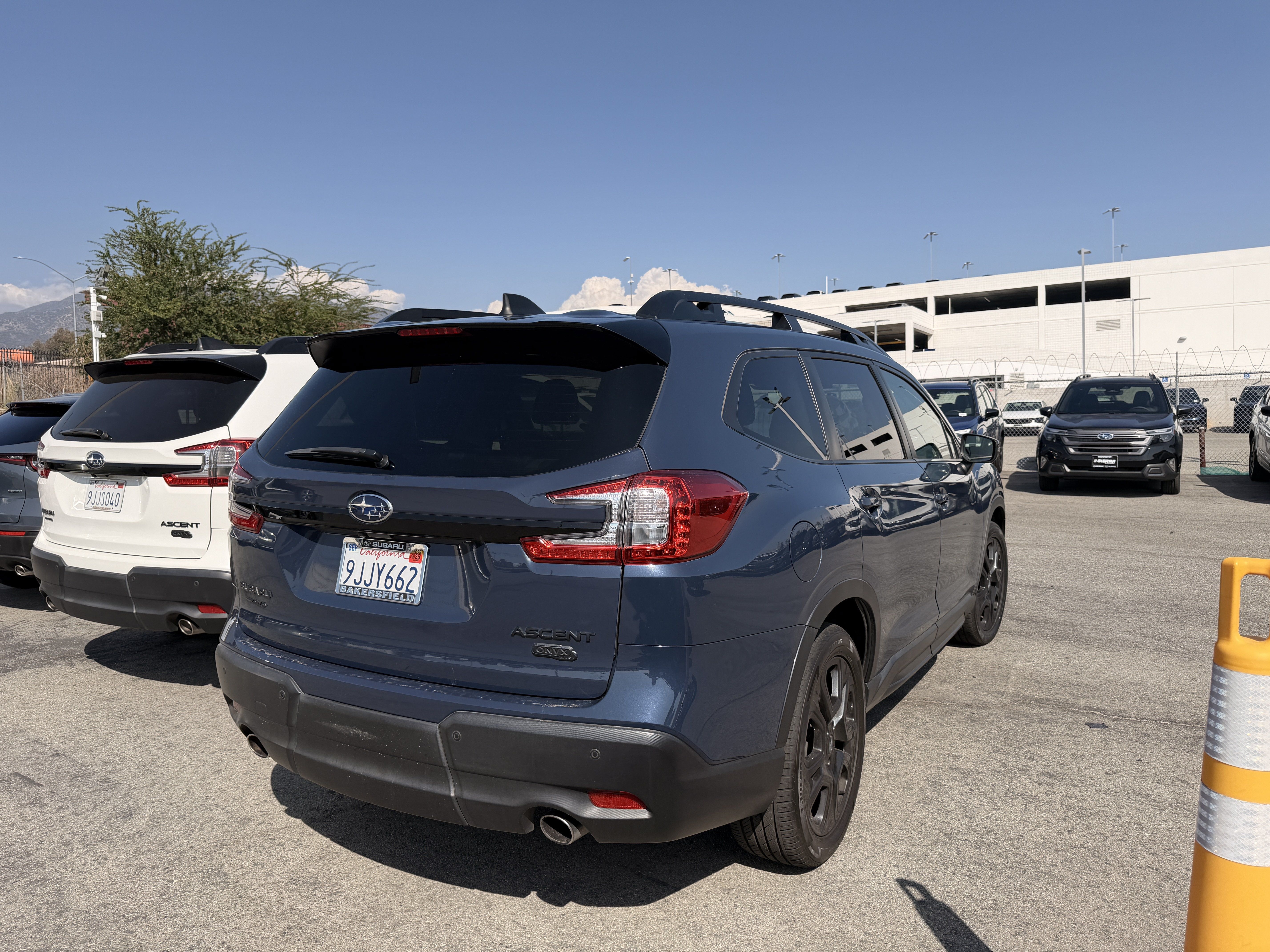 Used 2023 Subaru Ascent Onyx Edition AWD/4WD image 2