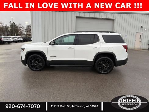 Used 2023 GMC Acadia SLE w/ Driver Convenience Package image 12