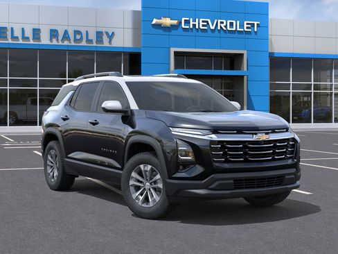 New 2026 Chevrolet Equinox LT w/ Convenience Package II FWD image 7