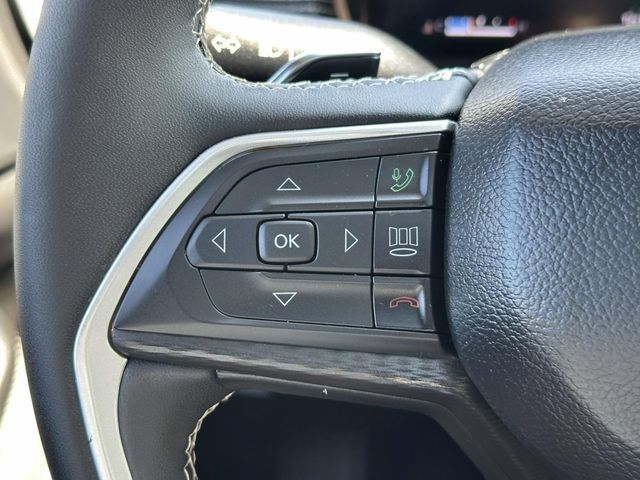 Certified 2023 Jeep Grand Cherokee Laredo X AWD/4WD image 13
