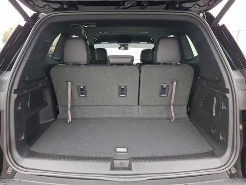 Used 2025 GMC Acadia AT4 image 29