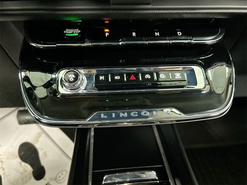 Used 2025 Lincoln Corsair AWD w/ Equipment Group 101A image 18