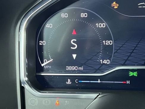 Used 2025 GMC Sierra 1500 AT4 w/ AT4 Premium Package image 12