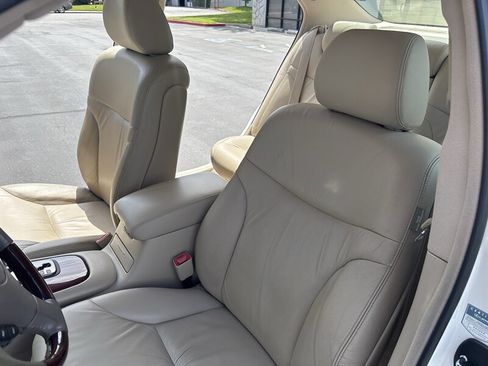 Used 2004 Lexus ES 330 FWD image 23