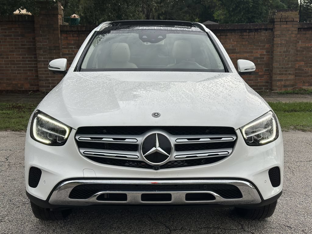 Used 2022 Mercedes-Benz GLC 300 4MATIC w/ Premium Package Lite image 3