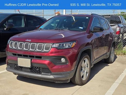 Certified 2022 Jeep Compass Latitude w/ Convenience Group FWD image 3