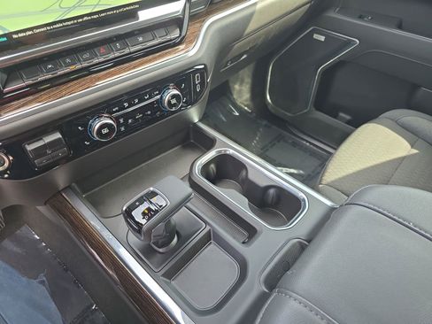 Used 2024 GMC Sierra 1500 Elevation w/ Preferred Package image 27