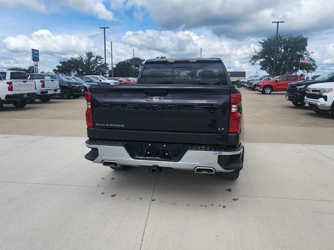 Used 2023 Chevrolet Silverado 1500 LT w/ Z71 Off-Road Package AWD/4WD image 6
