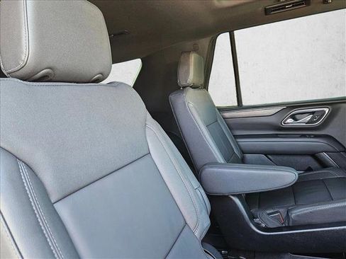 Used 2024 Chevrolet Tahoe Z71 w/ Luxury Package image 24