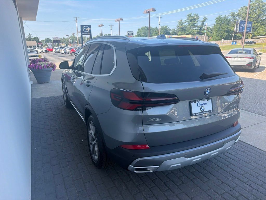 New 2026 BMW X5 xDrive50e w/ Climate Comfort Package AWD/4WD image 6