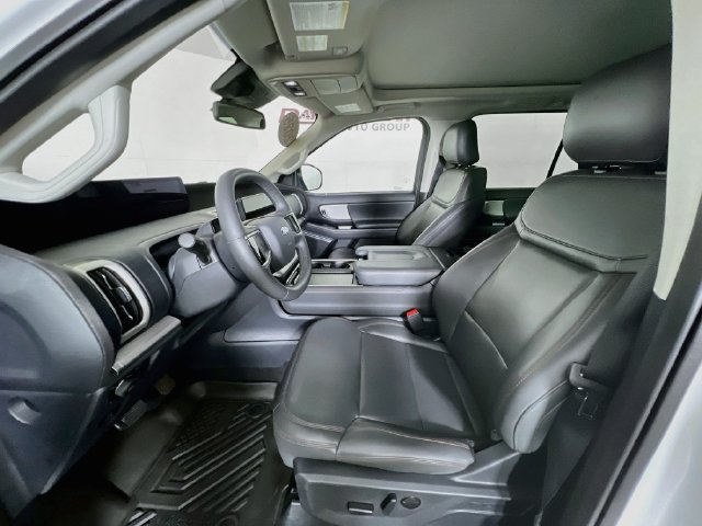 Used 2025 Ford Expedition Max Active AWD/4WD image 10
