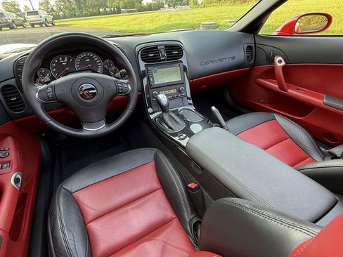 Used 2013 Chevrolet Corvette Grand Sport w/ 2LT Preferred Equipment Group RWD image 24