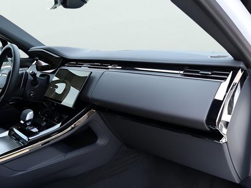 New 2025 Land Rover Range Rover Sport Dynamic SE AWD/4WD image 10