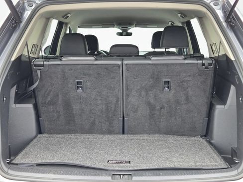 Used 2025 Volkswagen Atlas SE FWD image 8