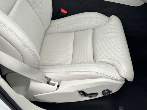 Certified 2022 Volvo XC60 B5 Inscription w/ Advanced Package image 13