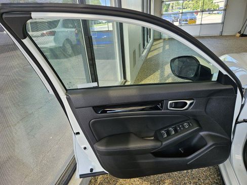 Used 2024 Honda Civic EX-L image 18