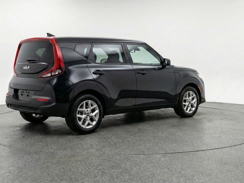 Used 2025 Kia Soul LX w/ LX Technology Package image 9