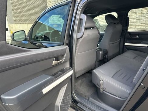 Used 2024 Toyota Tacoma TRD Off-Road image 28