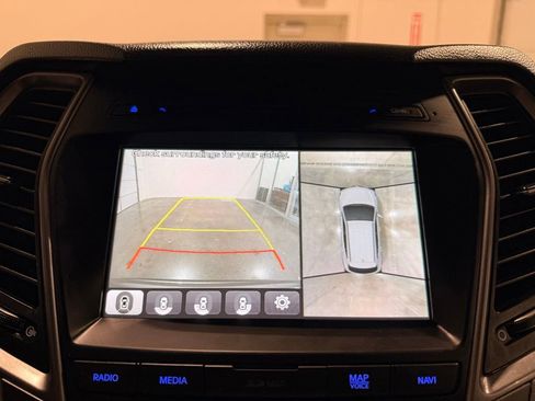 Used 2018 Hyundai Santa Fe Sport w/ 2.0T Ultimate Tech Package 05 FWD image 22