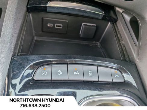 Used 2023 Buick Envision Essence image 16