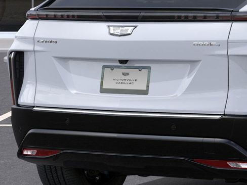 New 2026 Cadillac Lyriq Luxury AWD/4WD image 14
