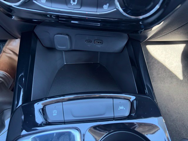 Used 2026 Chevrolet Trax LT w/ LT Convenience Package FWD image 23