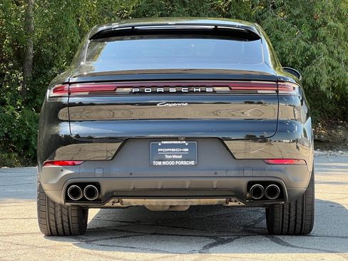 Certified 2024 Porsche Cayenne Coupe AWD/4WD image 8