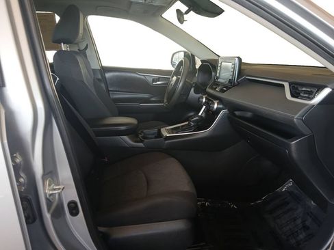 Used 2020 Toyota RAV4 XLE w/ Convenience Package FWD image 15