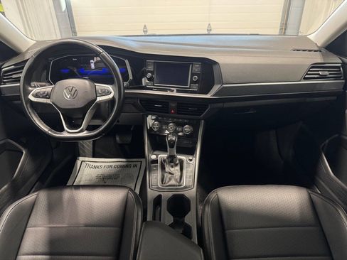 Used 2023 Volkswagen Jetta SE image 23
