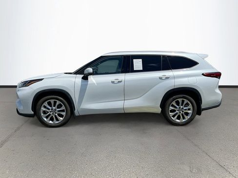 Used 2023 Toyota Highlander Limited AWD/4WD image 4