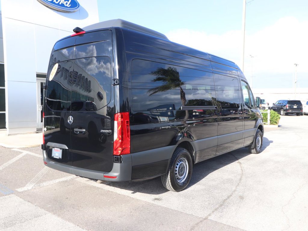 Used 2025 Mercedes-Benz Sprinter 2500 image 13