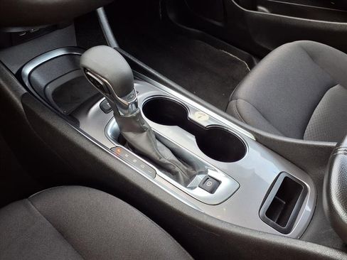 Used 2024 Chevrolet Malibu LT image 21