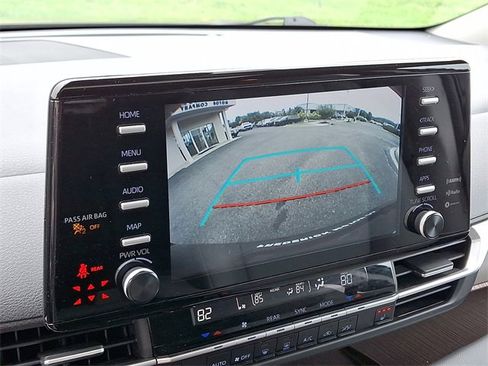 Used 2024 Toyota Sienna XLE image 20