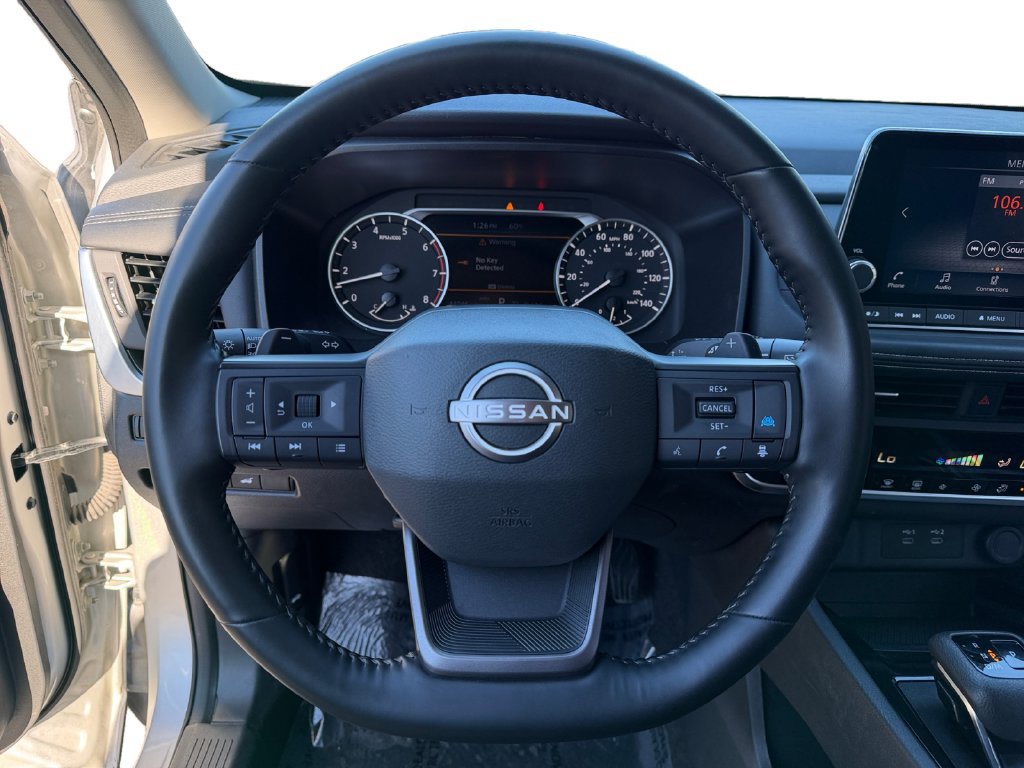 Used 2025 Nissan Rogue SV AWD/4WD image 12