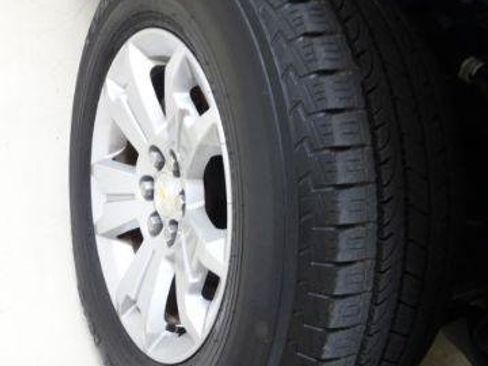 Used 2020 Chevrolet Colorado LT w/ Safety Package RWD image 8