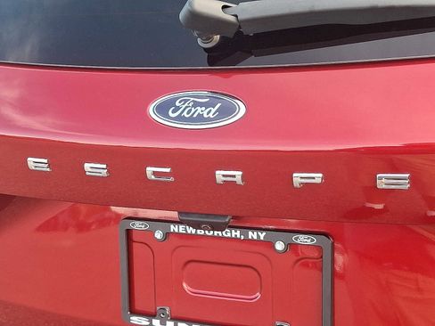 Certified 2021 Ford Escape SE w/ Cold Weather Package image 28