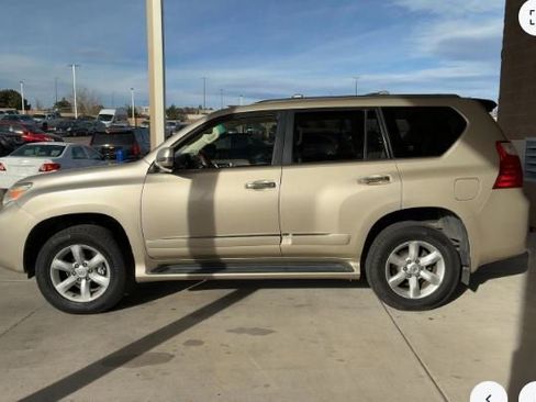 Used 2013 Lexus GX 460 image 3