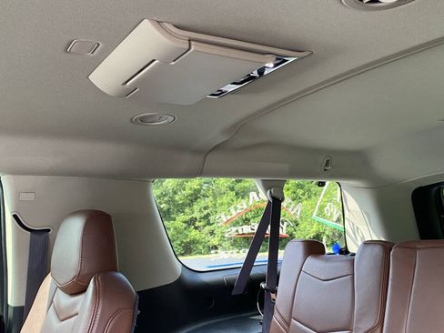 Used 2015 Cadillac Escalade ESV Premium AWD/4WD image 25